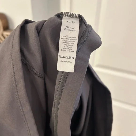 SOLD- Depop. Sports bra/crop tank - Picture 2 of 2